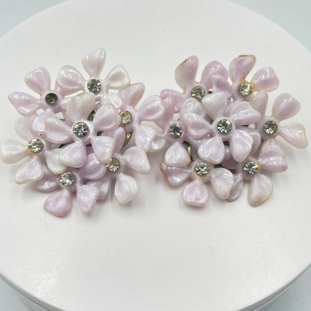 Vintage 1960s Mid Century Pastel Pink Enamel Flower Cluster Clip On Earrings